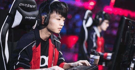 IEM科隆2024：火仔？炎帝！ Vitality 2-0 MOUZ晋级半决赛