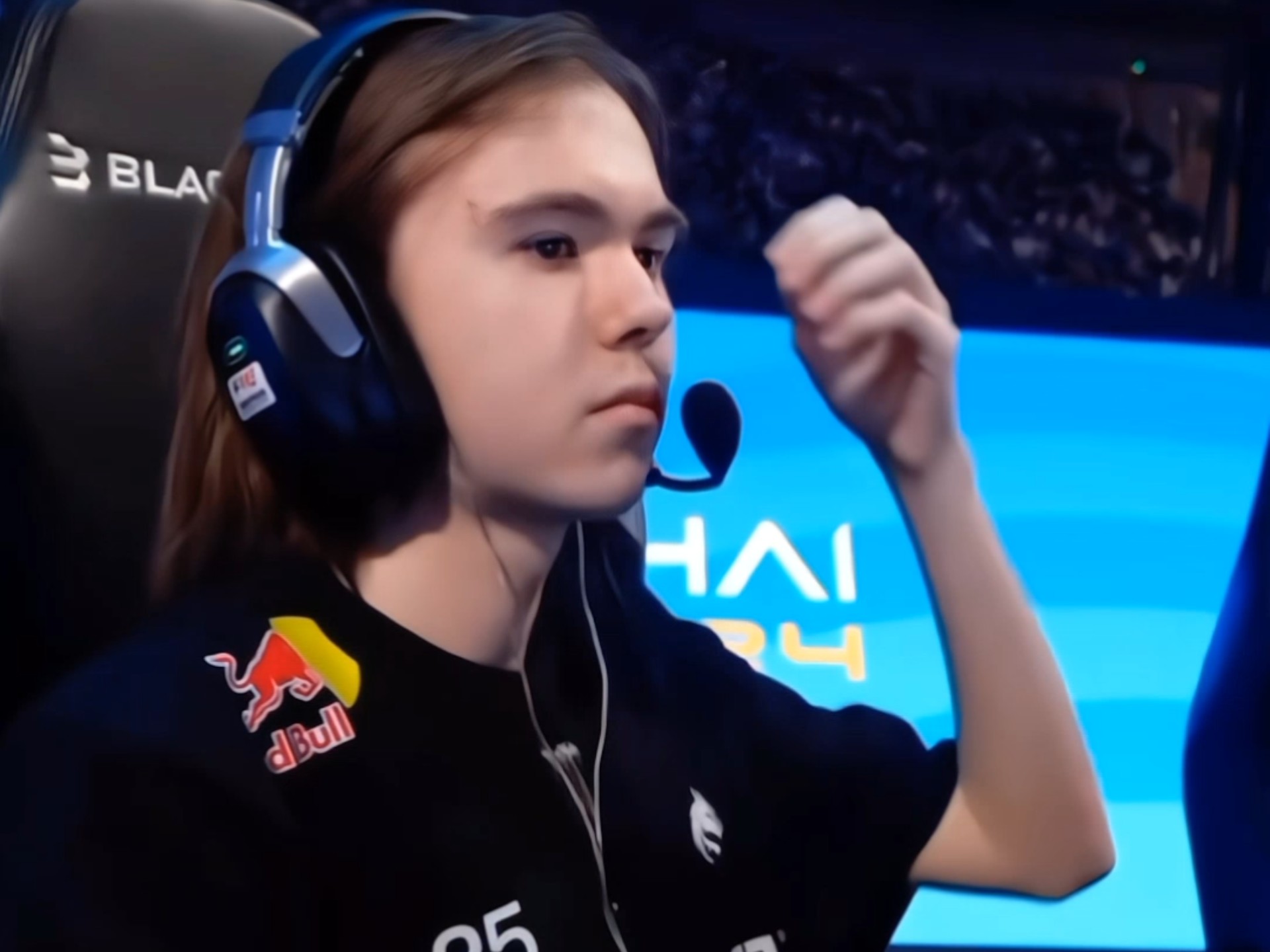 里程碑：Zhuo达成LPL 1000助攻成就